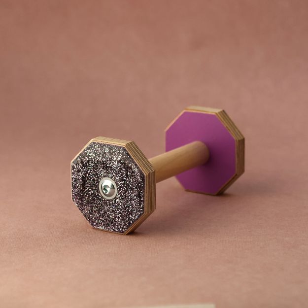 Glittrig lydnadsapport från LG.