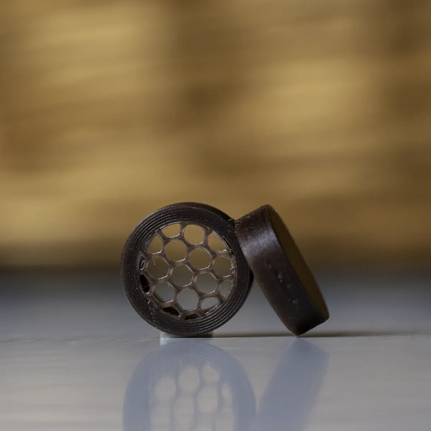 Honey, nosework dofthållare med stort doftgenomsläpp.