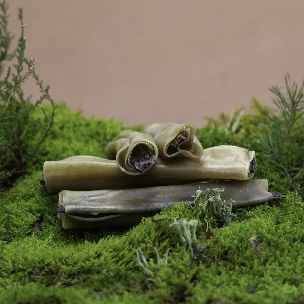 Rullad älghud med fyllning.