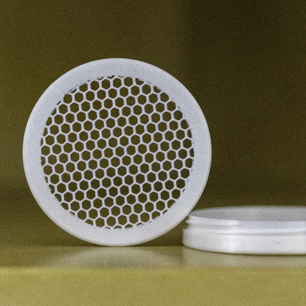 Stor dofthållare till nose work i vitt.