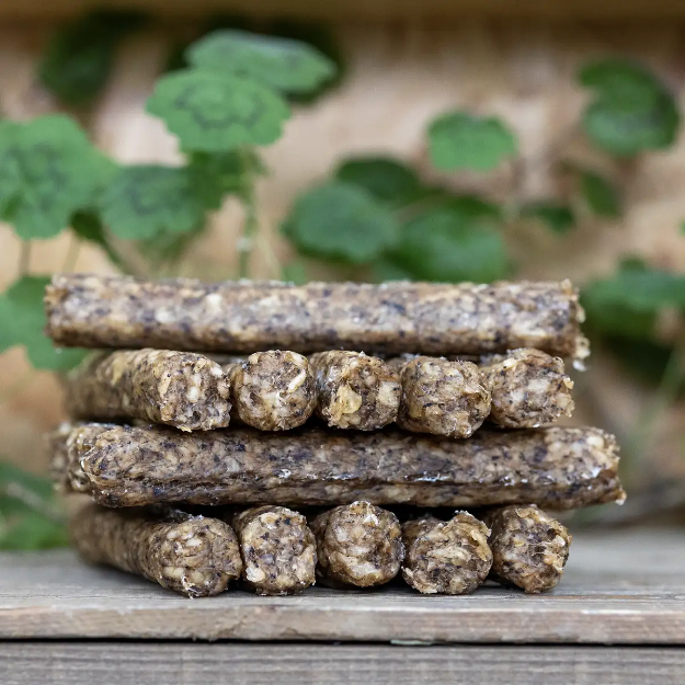 RAUH Crunchy Älg 18 är en pressad tuggpinne på 18 cm