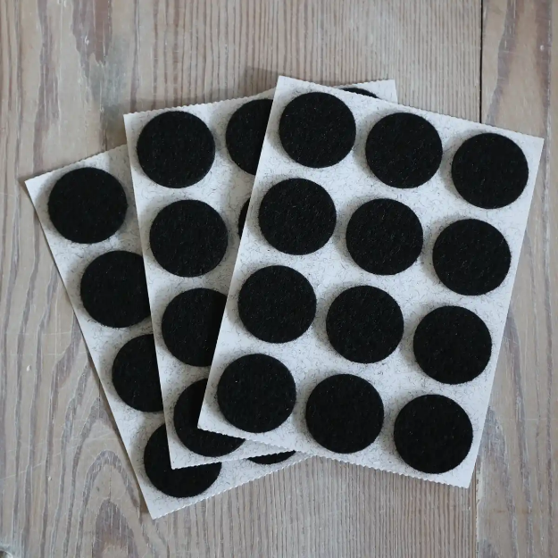 Svarta möbeltassar till Nosework.