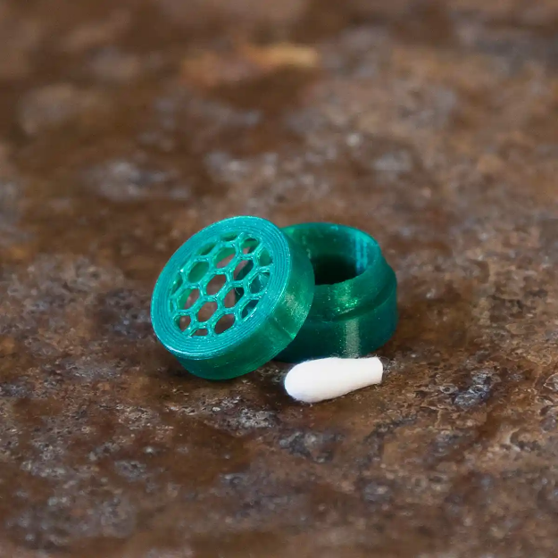 Dofthållare till nosework och specialsök i grönt med honeycomb mönster som släpper igenom mycket doft.